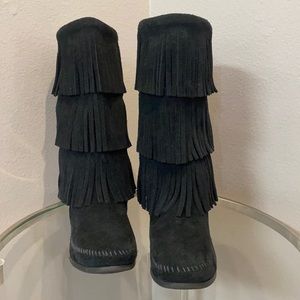 Minnetonka black 3-Layer Fringe Boot